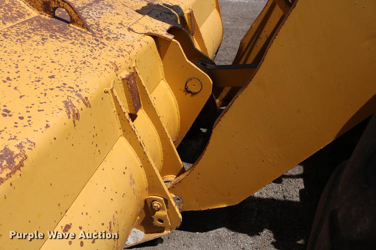 image for item DC7593 1996 Caterpillar 960F wheel loader