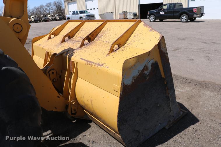 image for item DC7593 1996 Caterpillar 960F wheel loader