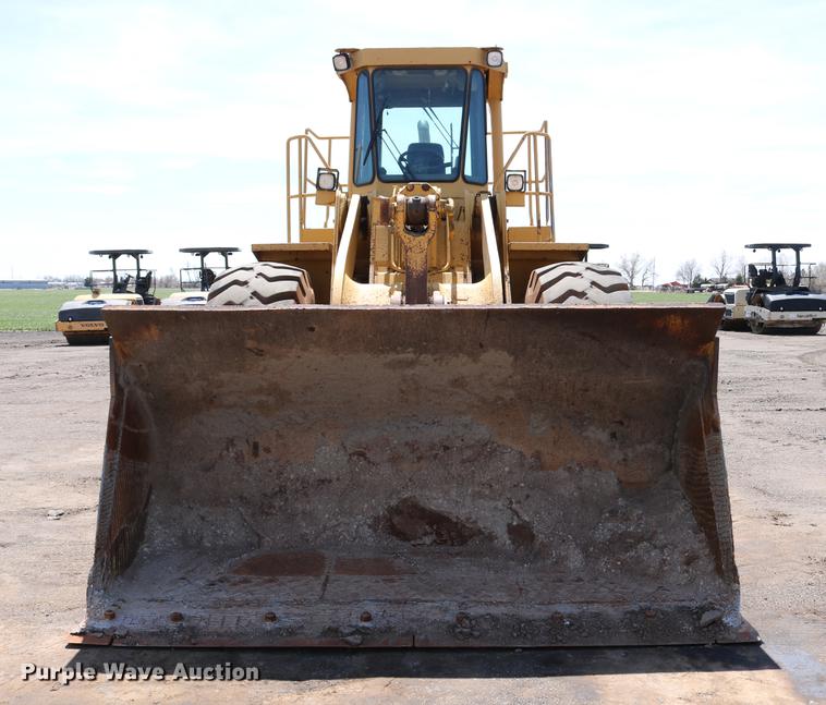 image for item DC7594 1992 Caterpillar 966F wheel loader