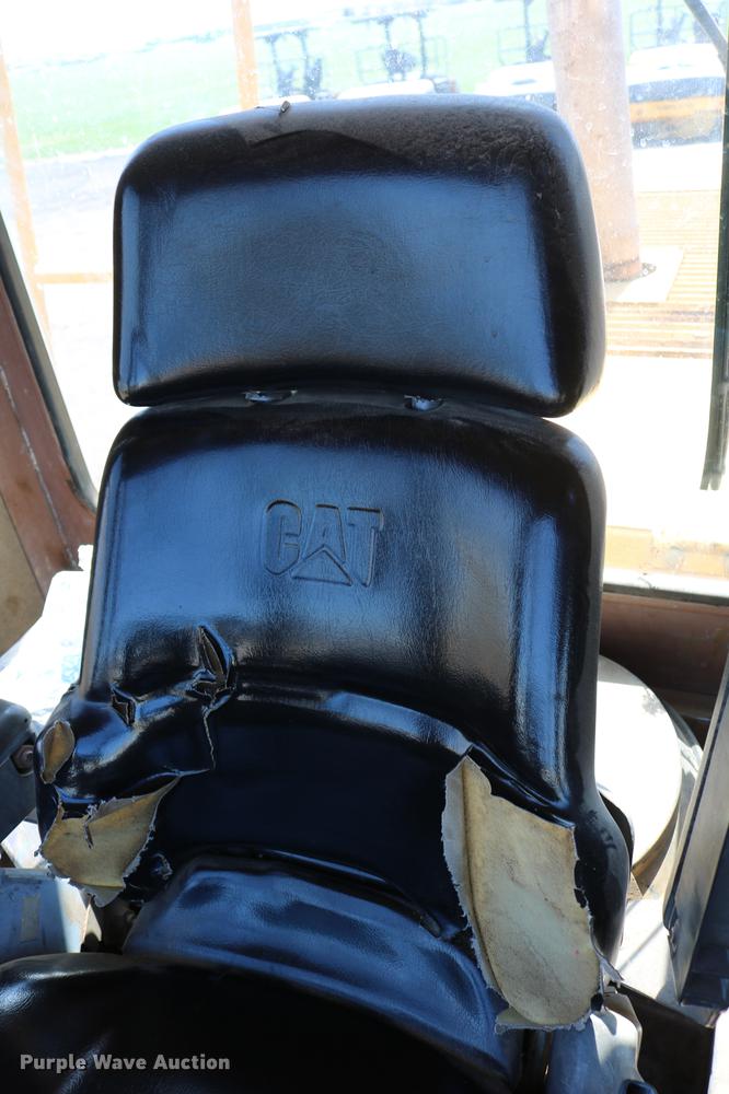 image for item DC7594 1992 Caterpillar 966F wheel loader