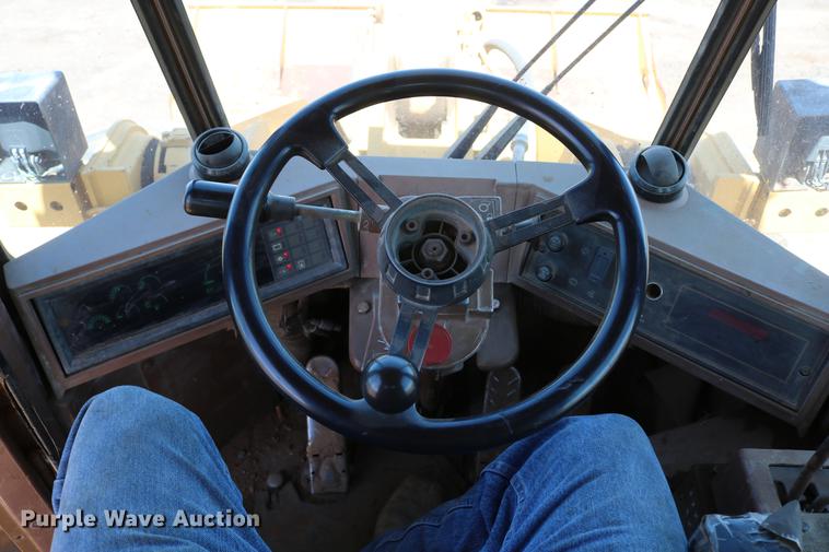 image for item DC7594 1992 Caterpillar 966F wheel loader