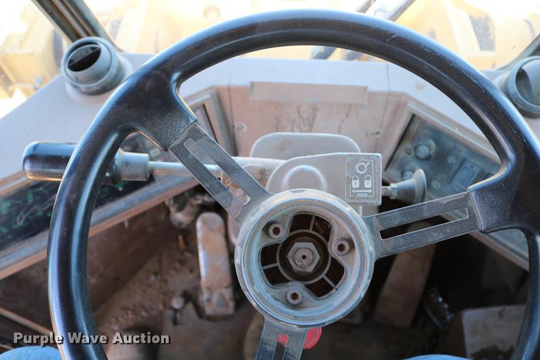 image for item DC7594 1992 Caterpillar 966F wheel loader