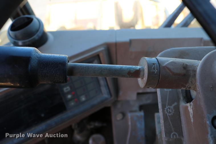 image for item DC7594 1992 Caterpillar 966F wheel loader