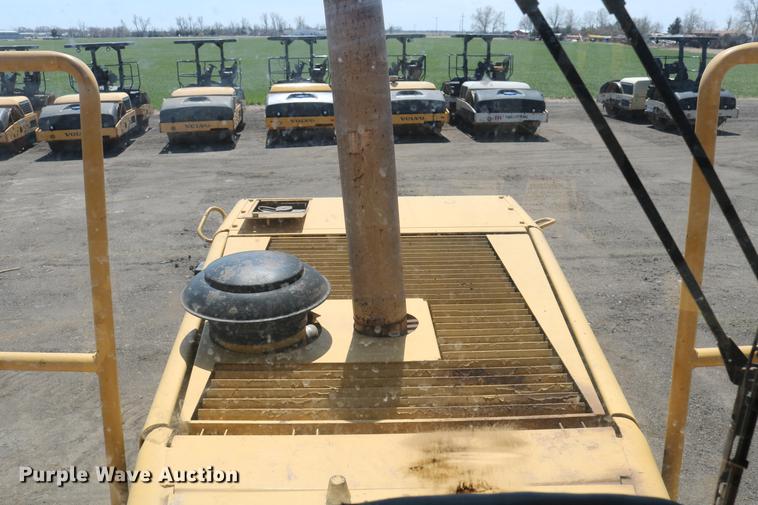 image for item DC7594 1992 Caterpillar 966F wheel loader