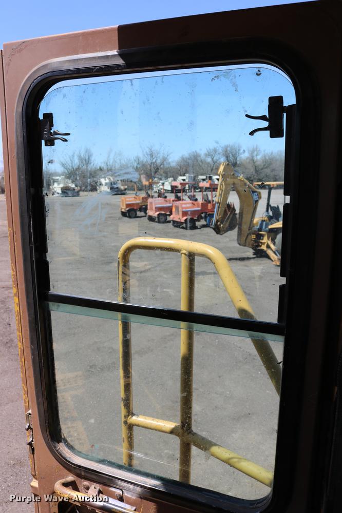 image for item DC7594 1992 Caterpillar 966F wheel loader