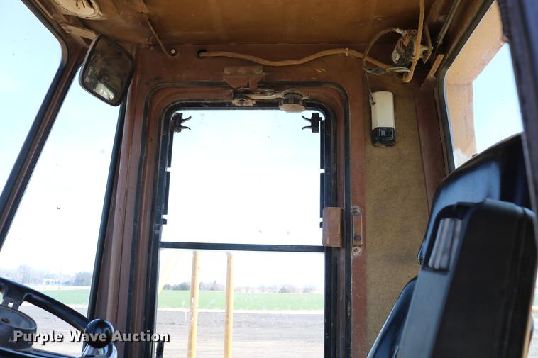 image for item DC7594 1992 Caterpillar 966F wheel loader