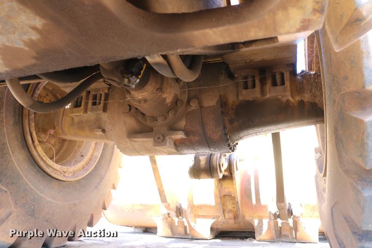 image for item DC7594 1992 Caterpillar 966F wheel loader