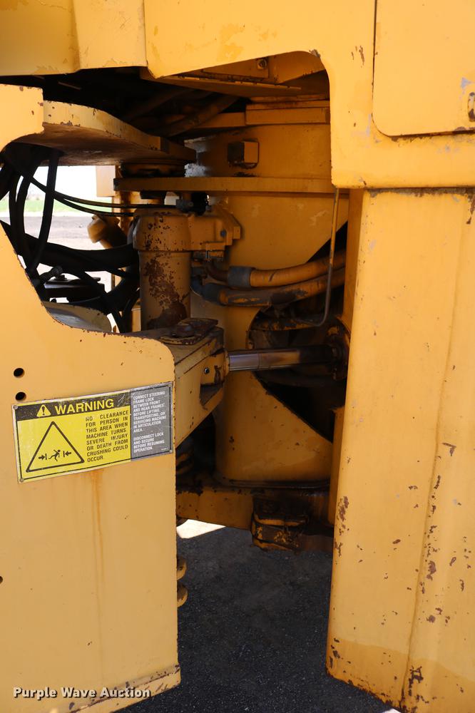 image for item DC7594 1992 Caterpillar 966F wheel loader