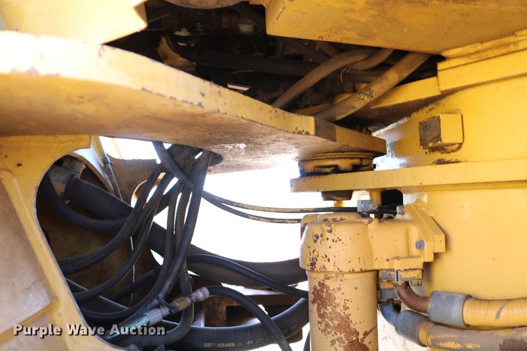 image for item DC7594 1992 Caterpillar 966F wheel loader