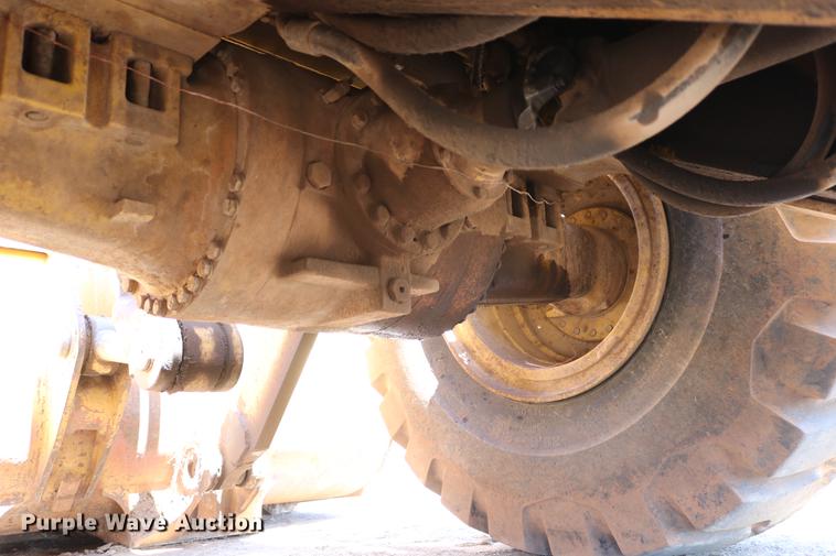 image for item DC7594 1992 Caterpillar 966F wheel loader