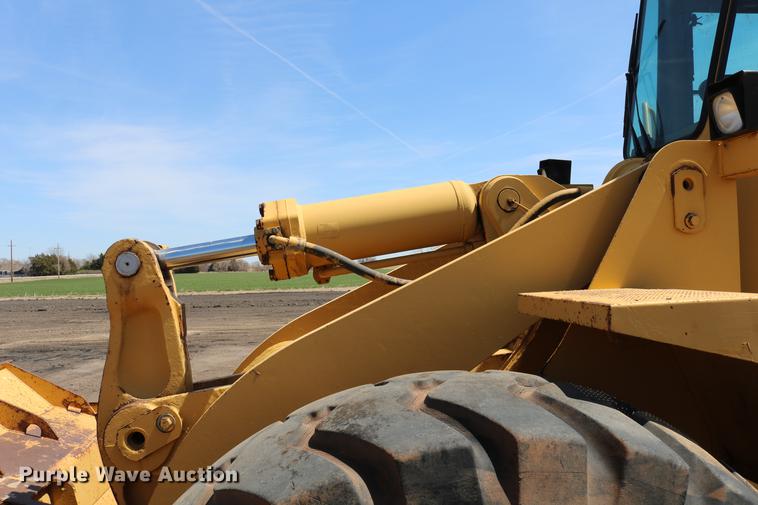 image for item DC7594 1992 Caterpillar 966F wheel loader