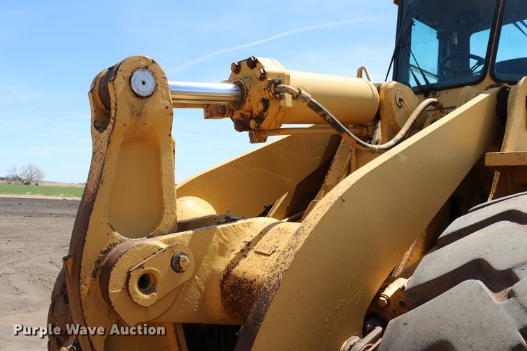 image for item DC7594 1992 Caterpillar 966F wheel loader