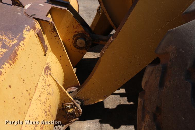 image for item DC7594 1992 Caterpillar 966F wheel loader