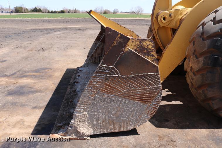 image for item DC7594 1992 Caterpillar 966F wheel loader