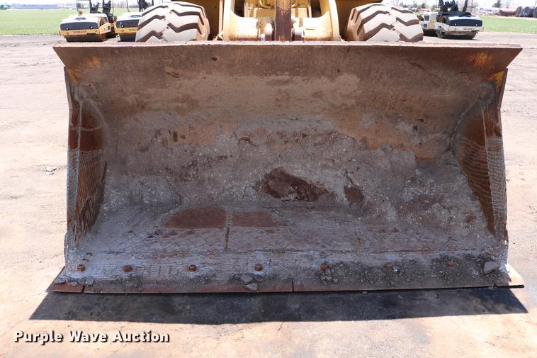 image for item DC7594 1992 Caterpillar 966F wheel loader