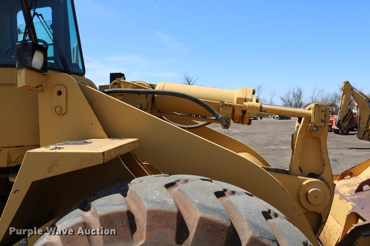 image for item DC7594 1992 Caterpillar 966F wheel loader