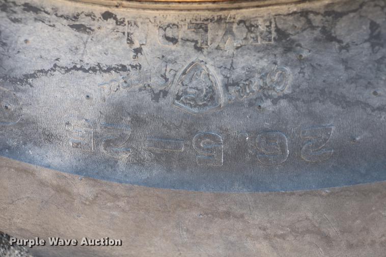 image for item DC7594 1992 Caterpillar 966F wheel loader