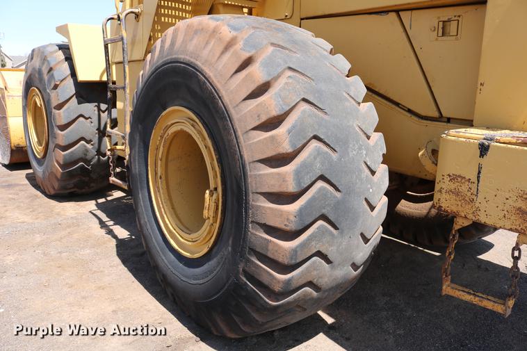 image for item DC7594 1992 Caterpillar 966F wheel loader
