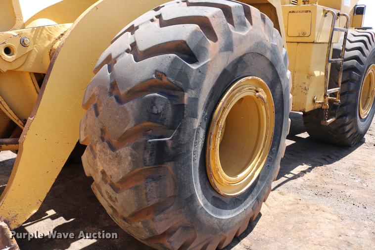 image for item DC7594 1992 Caterpillar 966F wheel loader
