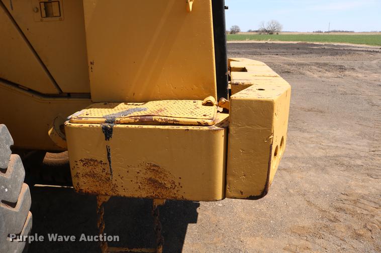 image for item DC7594 1992 Caterpillar 966F wheel loader