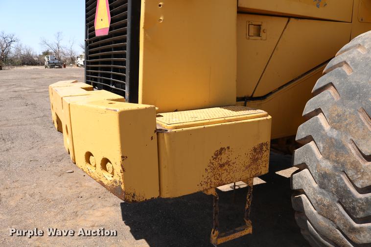 image for item DC7594 1992 Caterpillar 966F wheel loader