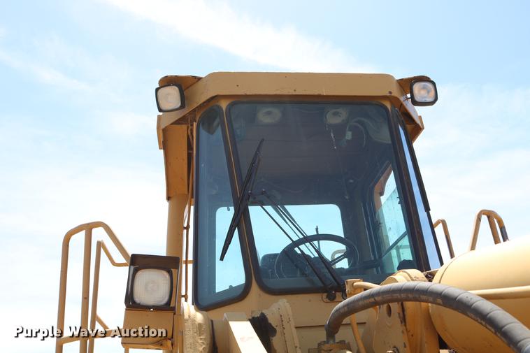 image for item DC7594 1992 Caterpillar 966F wheel loader
