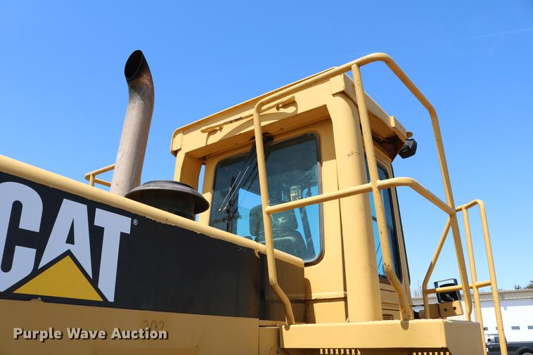 image for item DC7594 1992 Caterpillar 966F wheel loader