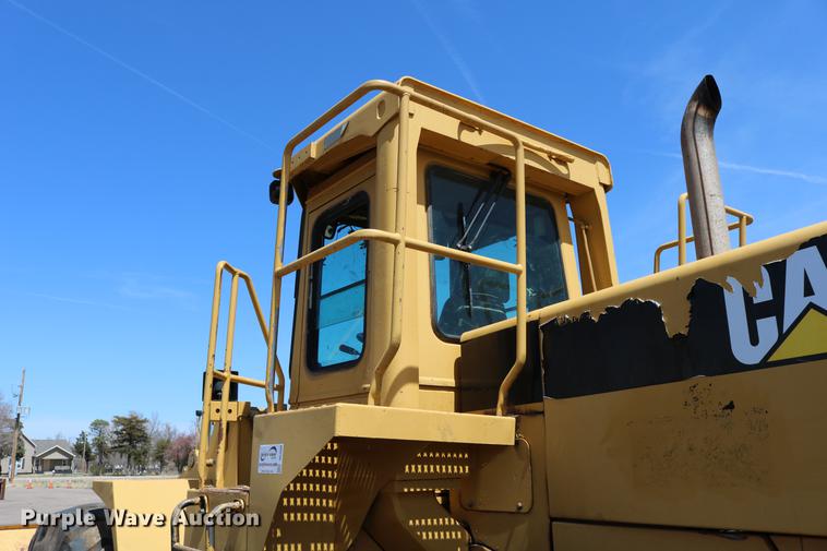 image for item DC7594 1992 Caterpillar 966F wheel loader