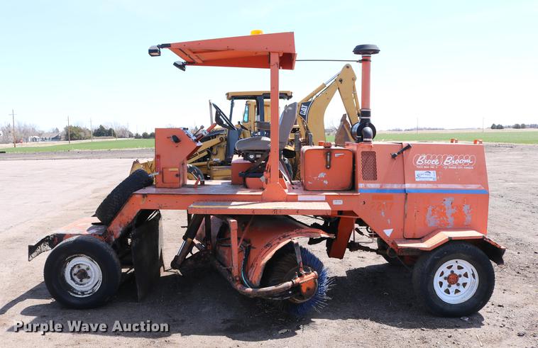 image for item DC7597 Broce RJ350 broom