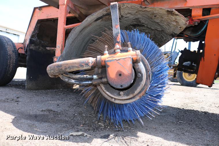 image for item DC7597 Broce RJ350 broom