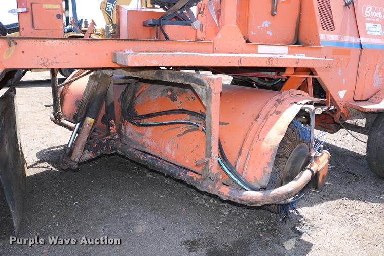 image for item DC7597 Broce RJ350 broom