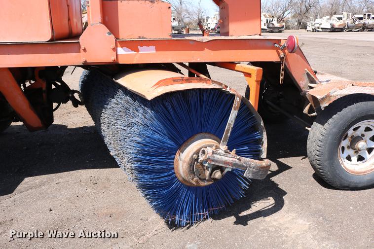 image for item DC7598 Broce RJ350 broom