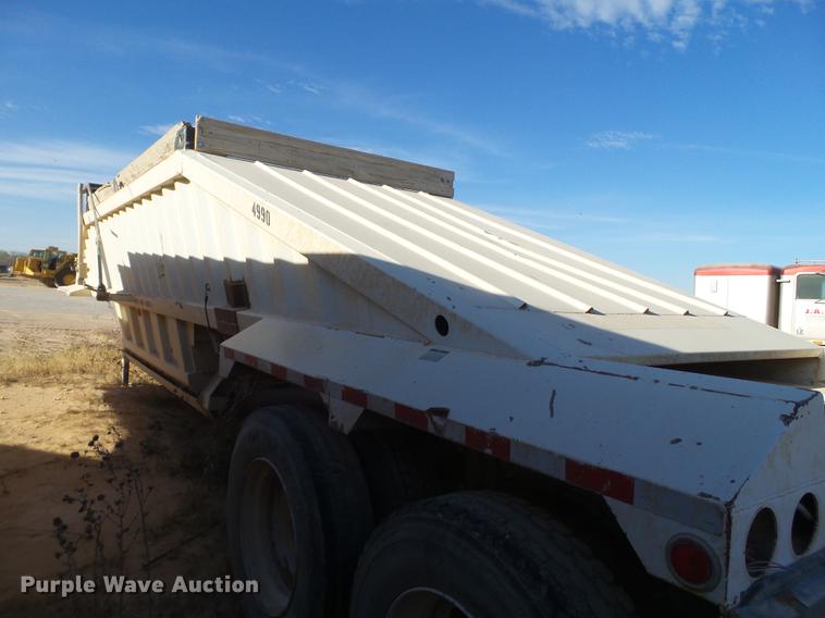 image for item DD1199 2008 CTS BDT-40LP bottom dump trailer