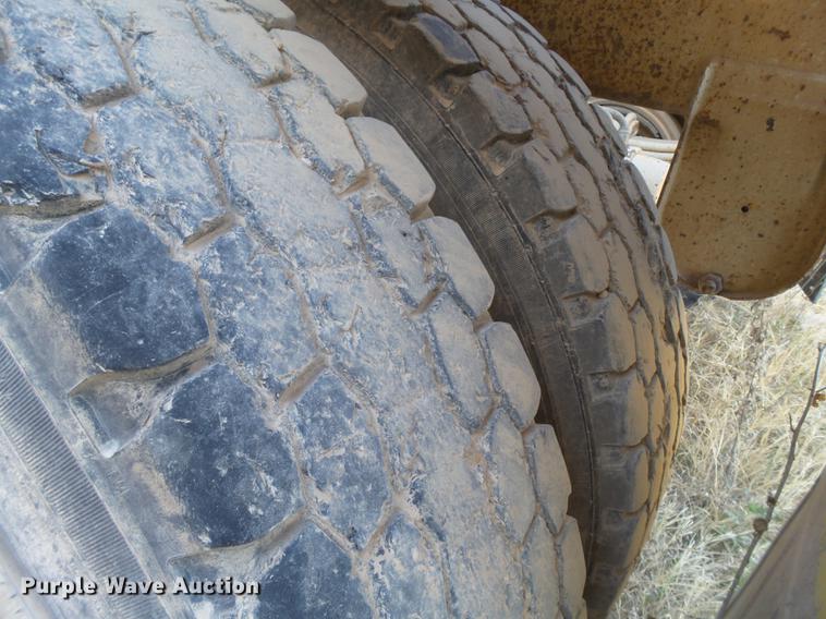 image for item DD1199 2008 CTS BDT-40LP bottom dump trailer