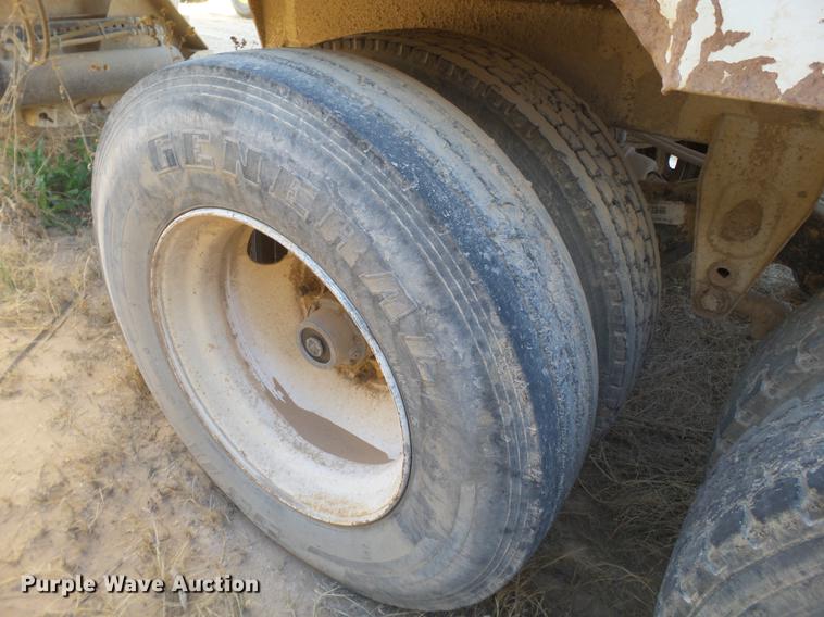 image for item DD1199 2008 CTS BDT-40LP bottom dump trailer