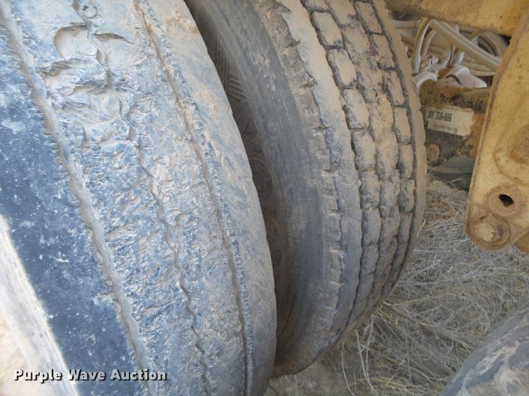 image for item DD1199 2008 CTS BDT-40LP bottom dump trailer