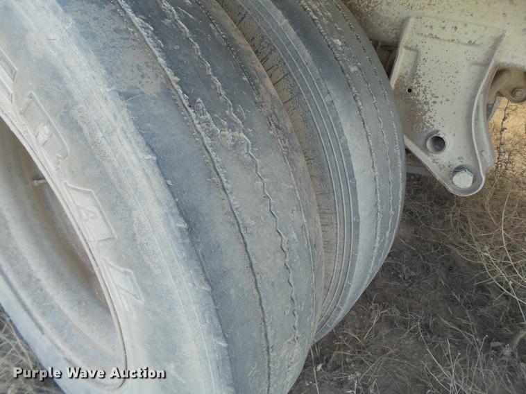 image for item DD1199 2008 CTS BDT-40LP bottom dump trailer