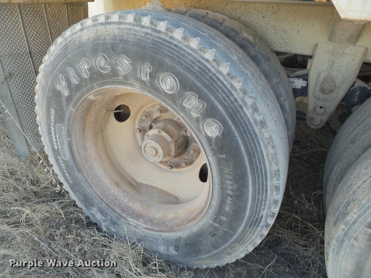 image for item DD1199 2008 CTS BDT-40LP bottom dump trailer