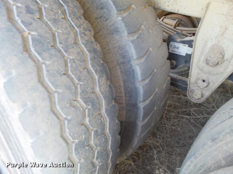 image for item DD1199 2008 CTS BDT-40LP bottom dump trailer