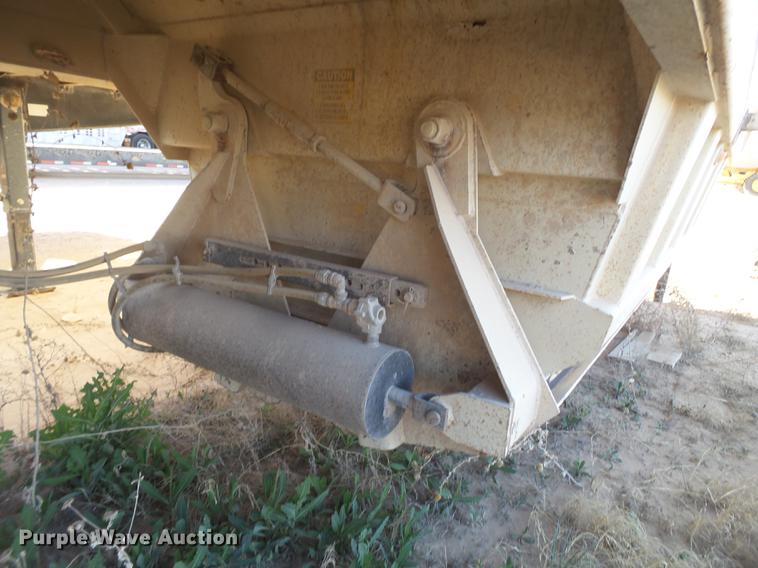 image for item DD1199 2008 CTS BDT-40LP bottom dump trailer