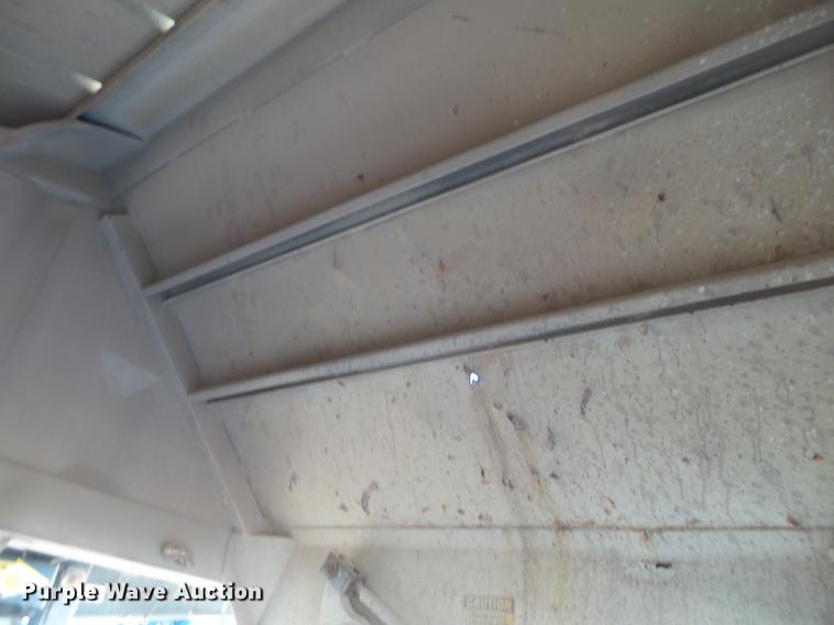 image for item DD1199 2008 CTS BDT-40LP bottom dump trailer