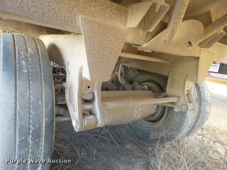 image for item DD1199 2008 CTS BDT-40LP bottom dump trailer