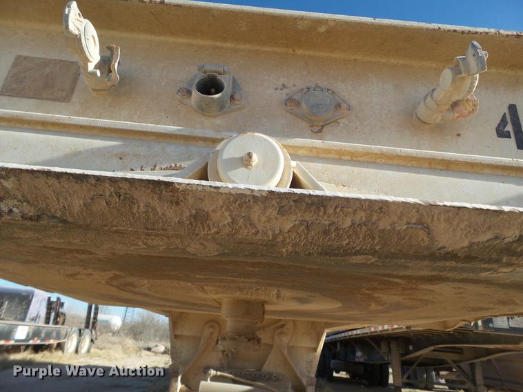 image for item DD1199 2008 CTS BDT-40LP bottom dump trailer