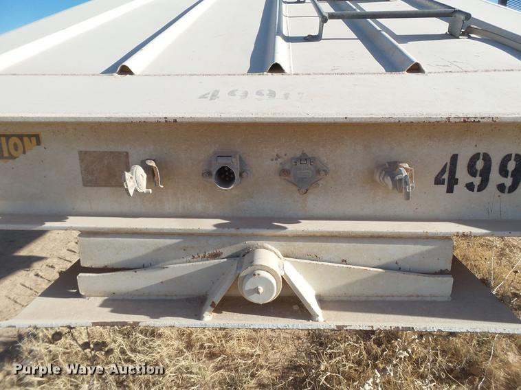 image for item DD1199 2008 CTS BDT-40LP bottom dump trailer