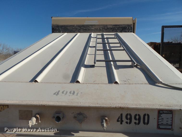 image for item DD1199 2008 CTS BDT-40LP bottom dump trailer