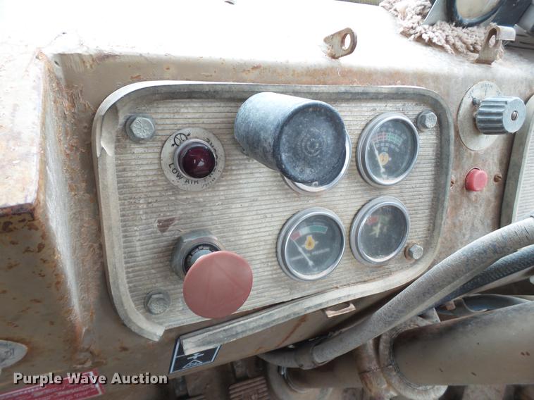 image for item DD1205 Caterpillar 631C conventional scraper