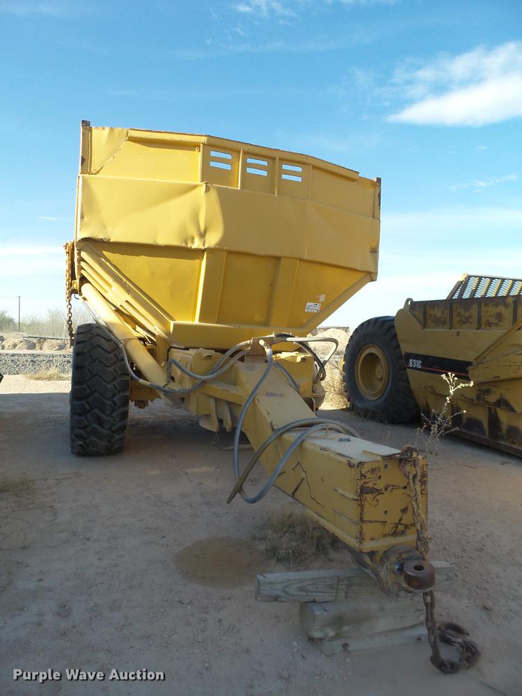 image for item DD1206 Phil end dump trailer