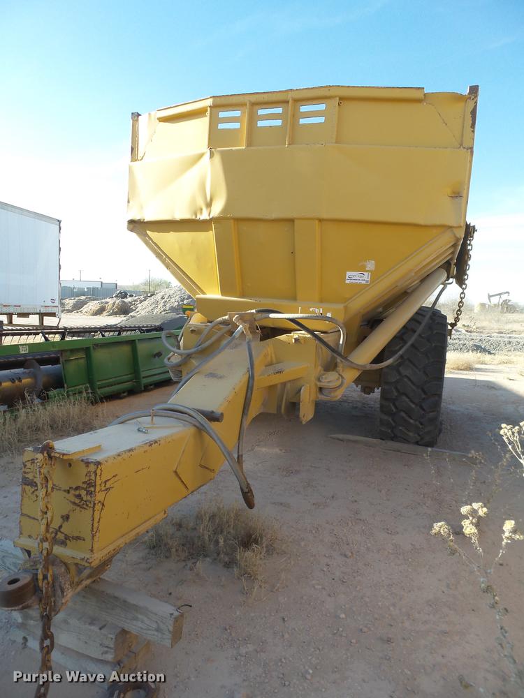 image for item DD1206 Phil end dump trailer