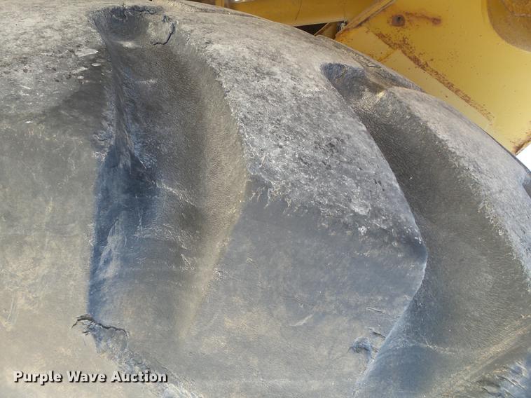 image for item DD1209 1989 Caterpillar 631E water wagon