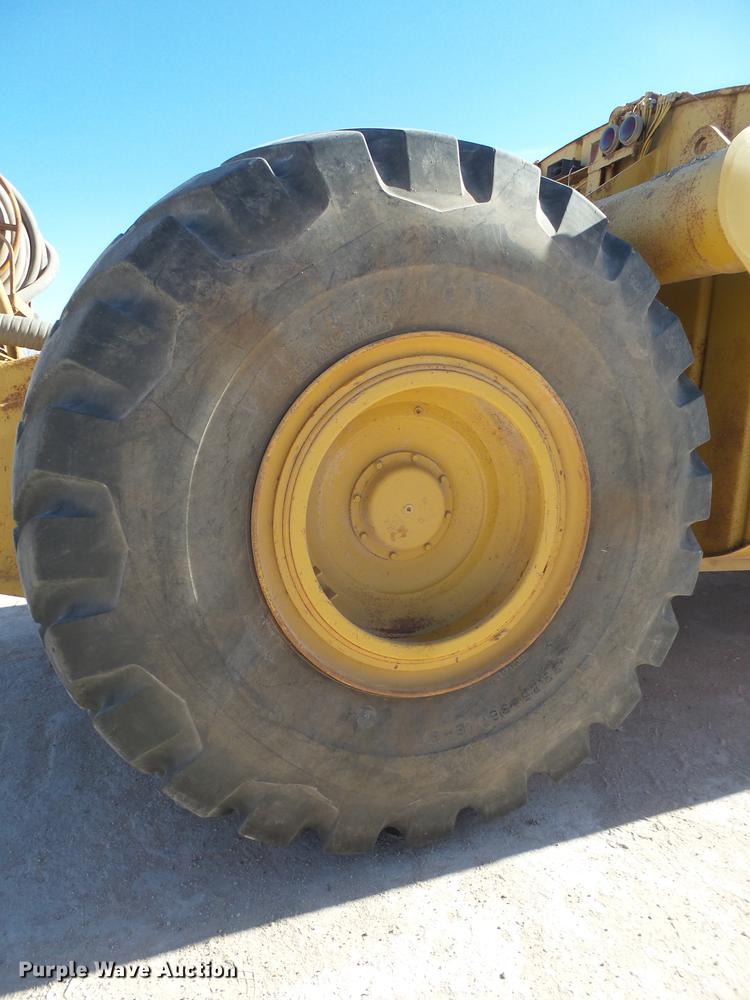 image for item DD1209 1989 Caterpillar 631E water wagon